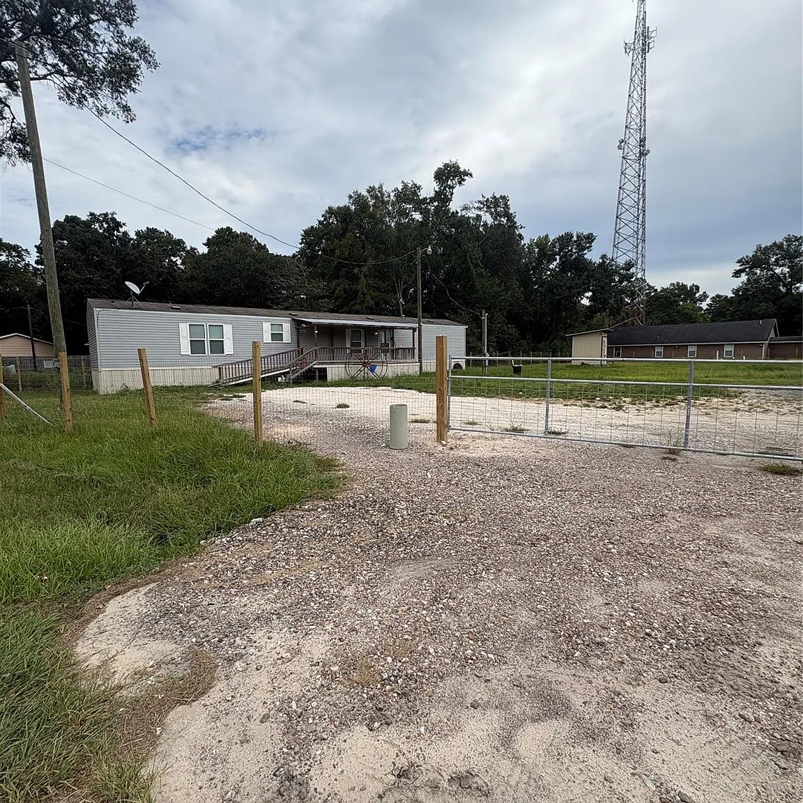 3 bed, 2.0 bath, 1216 sqft, $1,500 — Photo 1