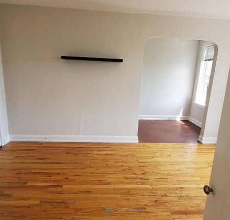 3rd image of 2530 N Sacramento Ave APT 402