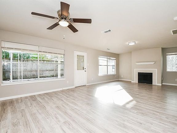 2nd image of 11659 Evesborough Dr