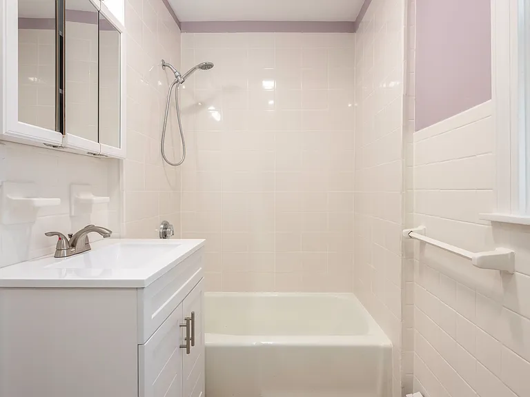 106 Byron St #A — Photo 9