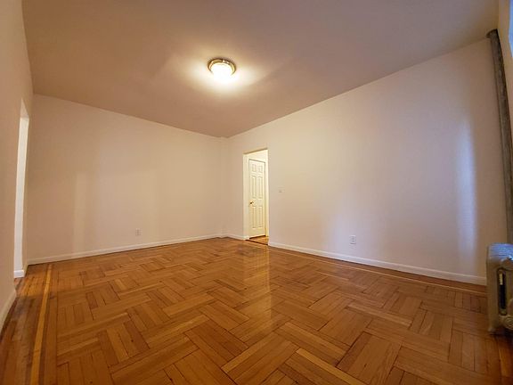 5th image of 2690 University Ave APT 5C