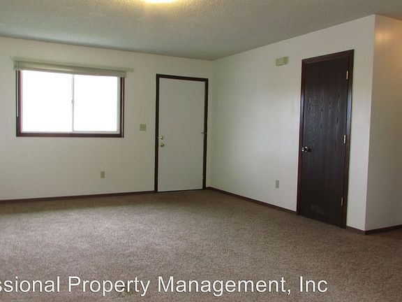 2nd image of 2320 Livingston Ave APT 4