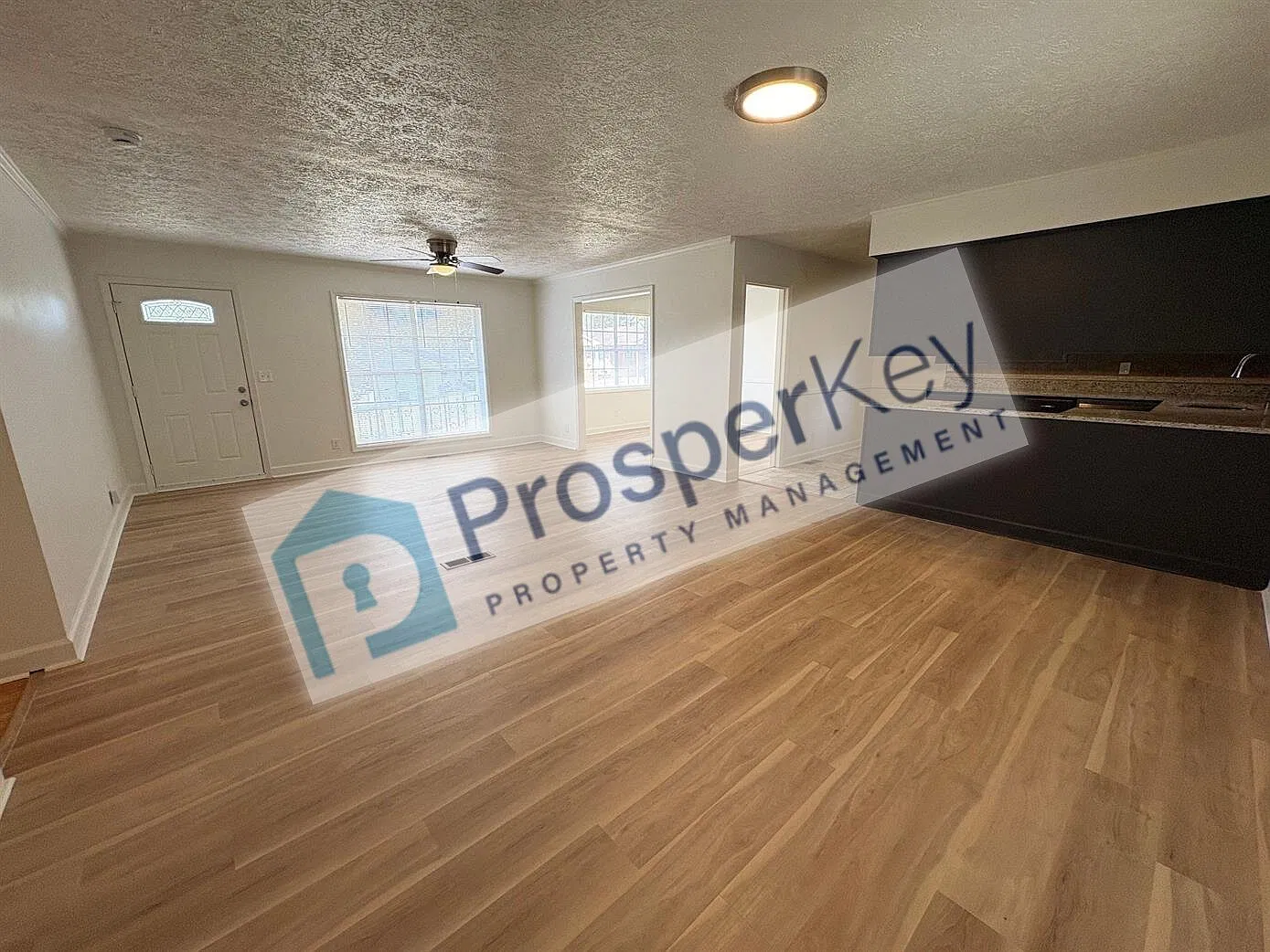 2208 Parkview Circ — Photo 4
