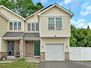 48 Carroll Hill Ct, Troy, NY 12180