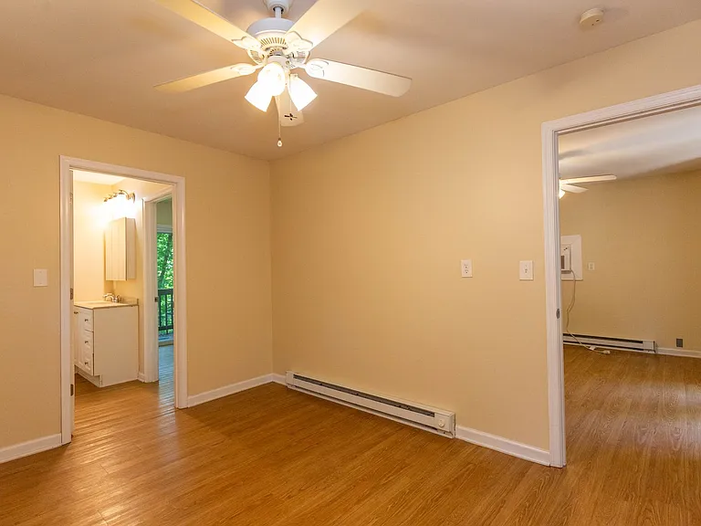 160B Greenwood Rd — Photo 15