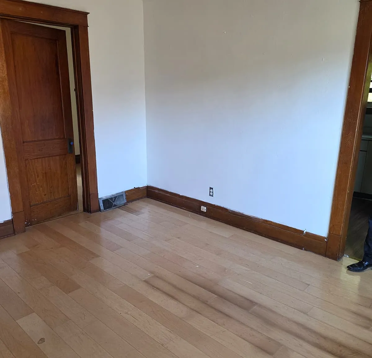 2 bed, $1,000 — Photo 1