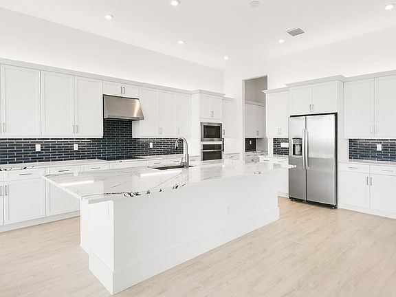 Victoria Model Island Kitchen