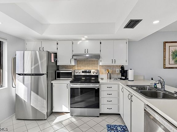 3rd image of 11250 Caravel Cir APT 306