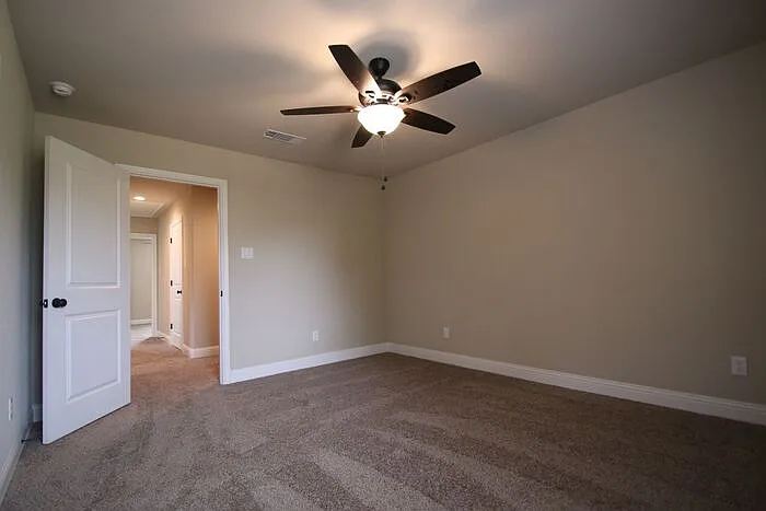821 Jameson St — Photo 7