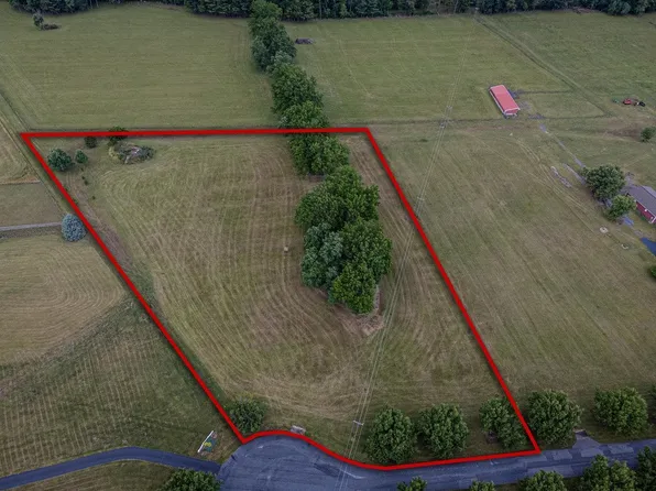 Bradford St, Swoope, VA 24479