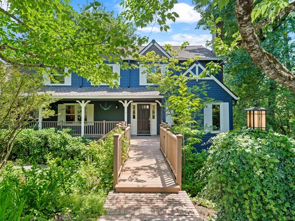 10670 NW La Cassel Crest Ln, Portland, OR 97229