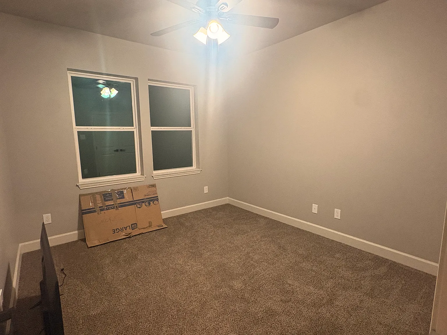 3 bed, 2.5 bath, 30000 sqft, $900 — Photo 1