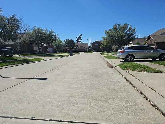 4th image of 2814 Lockeridge Place Dr