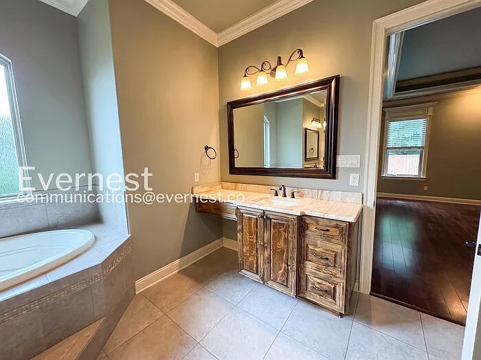 6587 Westminster — Photo 10