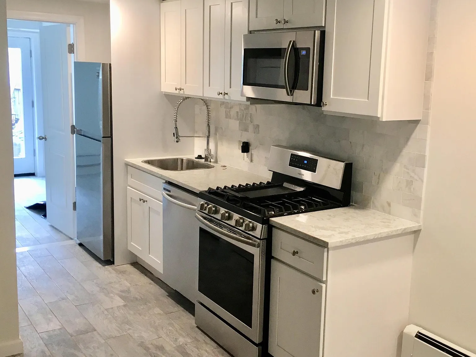 1304 G St NE — Photo 2