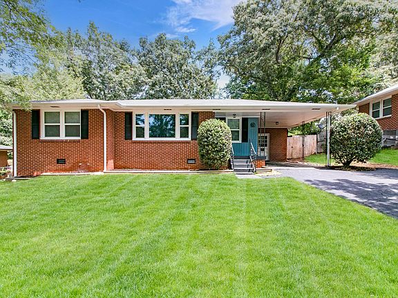 2nd image of 105 Miller Pl