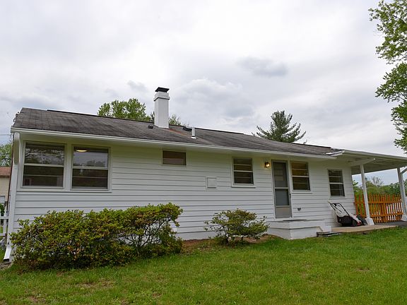 3rd image of 3009 Rosemary Ln