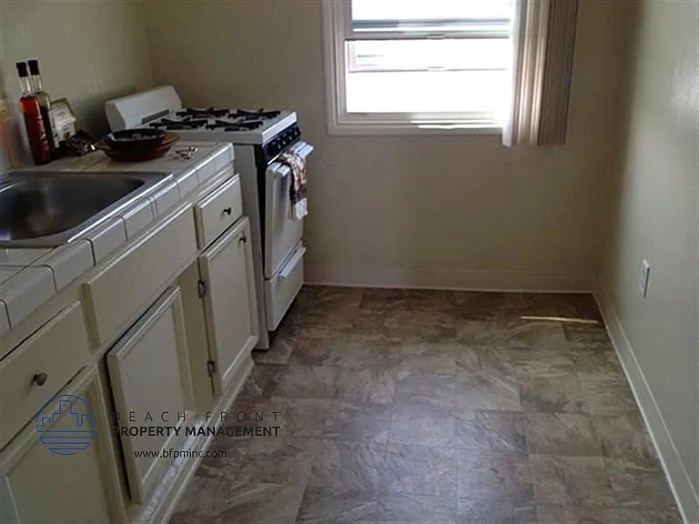 10600 S. Inglewood Blvd. — Photo 3