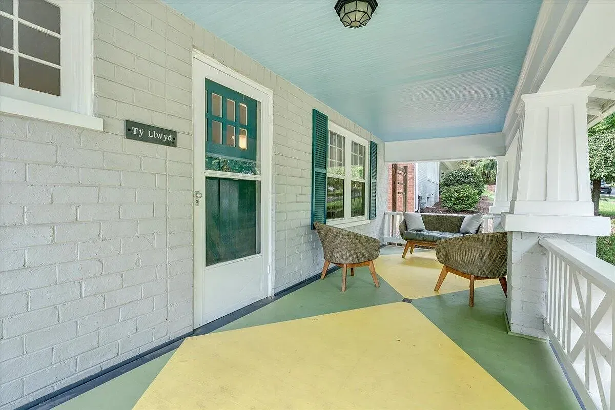 3 bed, 2121 sqft, $2,950 — Photo 4