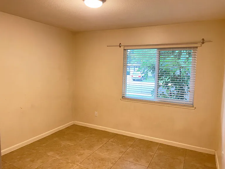 3356 Valencia Hill Dr — Photo 9