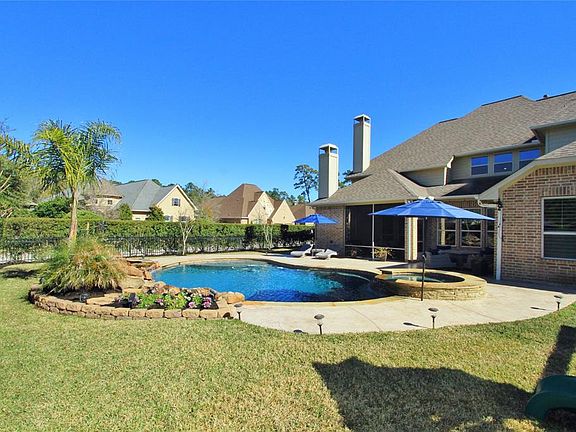 2nd image of 1319 Blantyre Way