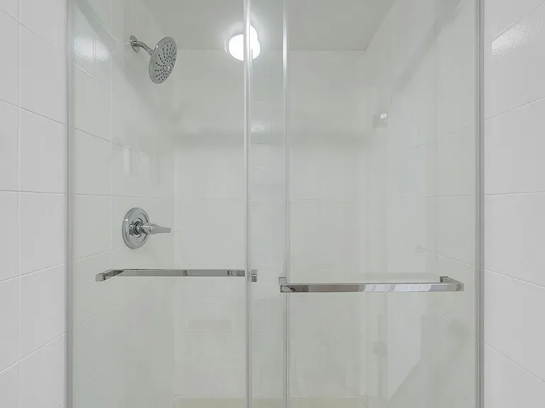 65 Saint Pauls Ave #3 — Photo 17
