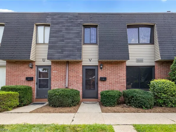 216 Moore Rd #3V, Avon Lake, OH 44012