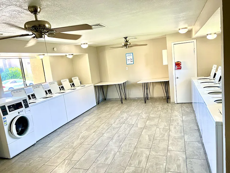 La Estancia Apartments — Photo 6