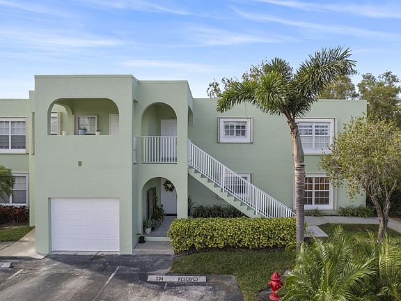 2nd image of 2083 SE Wild Meadow Circle