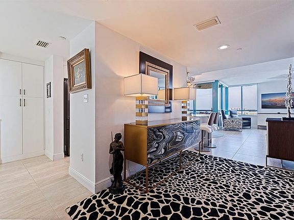 4th image of 1520 GULF BOULEVARD #1506