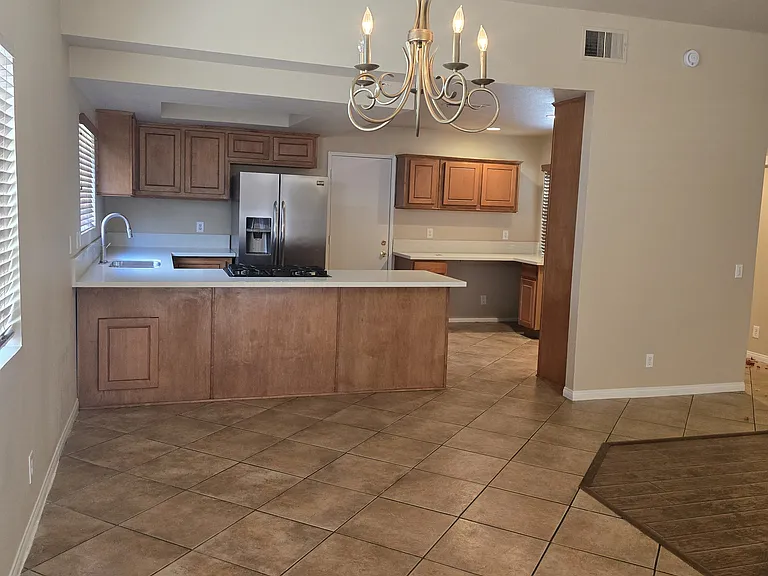 13715 El Rio Ln — Photo 4