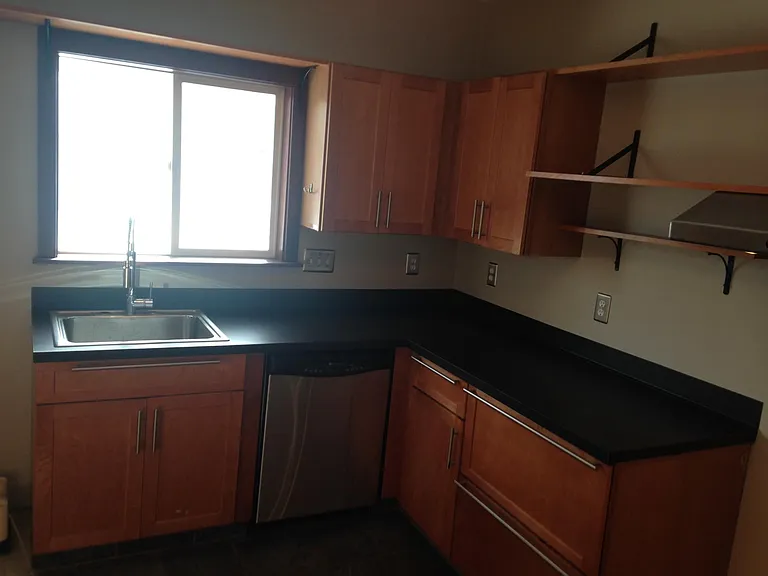 31 Winfield Rd — Photo 2