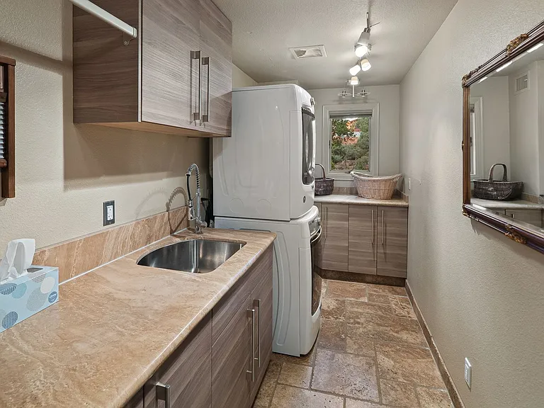 123 Foothills South Dr — Photo 29