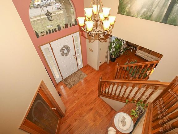 3rd image of 698 Manchester Cir S