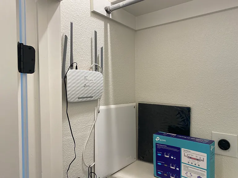 FREE HIGH SPEED COMCAST WIFI!