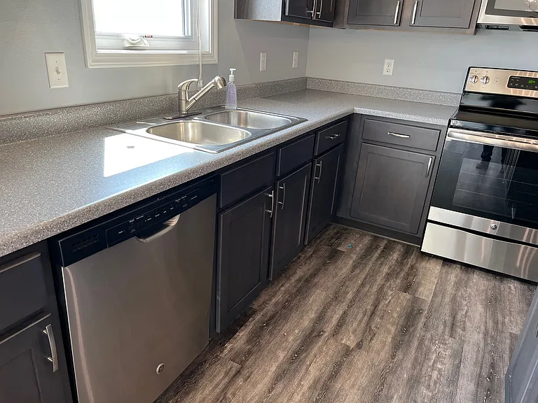709 37th St SW — Photo 10