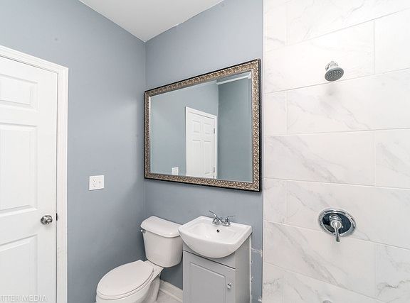 4th image of 4218 W Ogden Ave #2