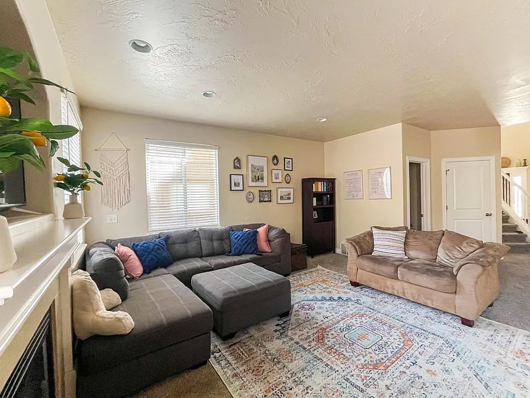 5370 N Chestnut St — Photo 25
