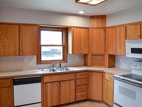 4th image of 504 42nd St N #504