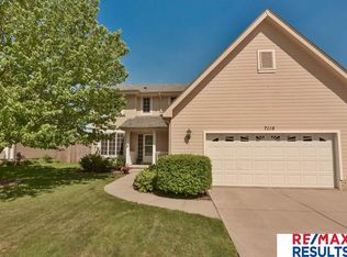 7115 S 161st St, Omaha, NE 68136