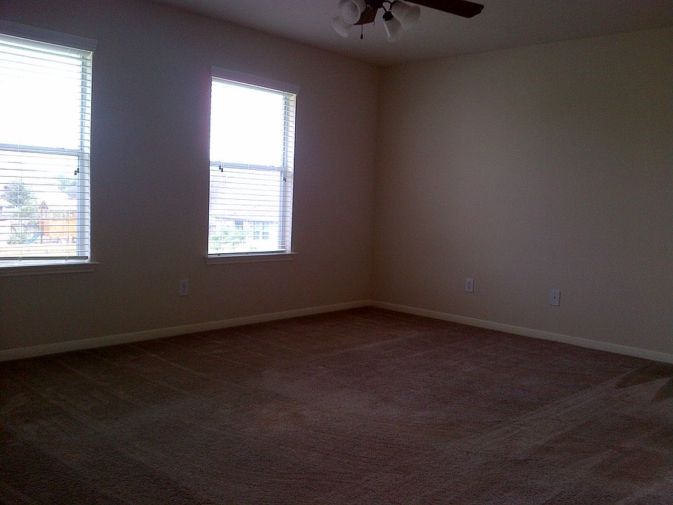 Spacious (16x14) Master