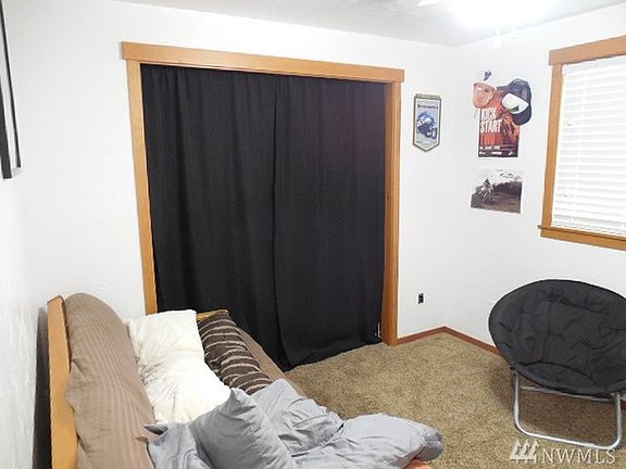 5th image of 1027 W Wyandotte Ave