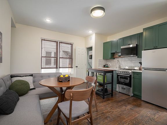 5th image of 109 N Fullerton Ave APT 1