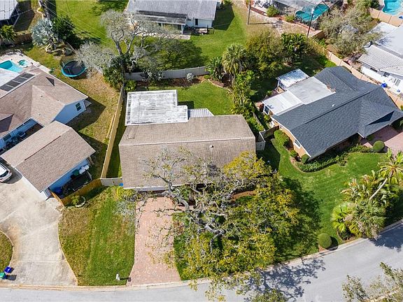 5th image of 14522 Maplewood Dr