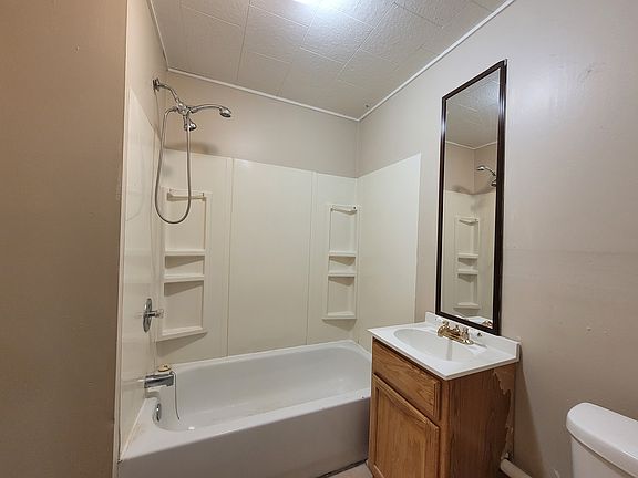 5th image of 319 Nye St #17789629
