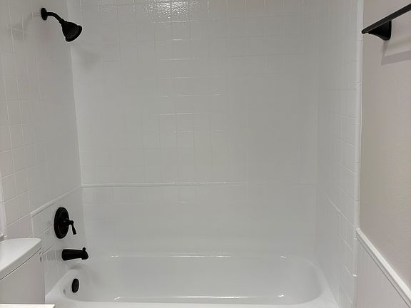 5th image of 310 8th St #1