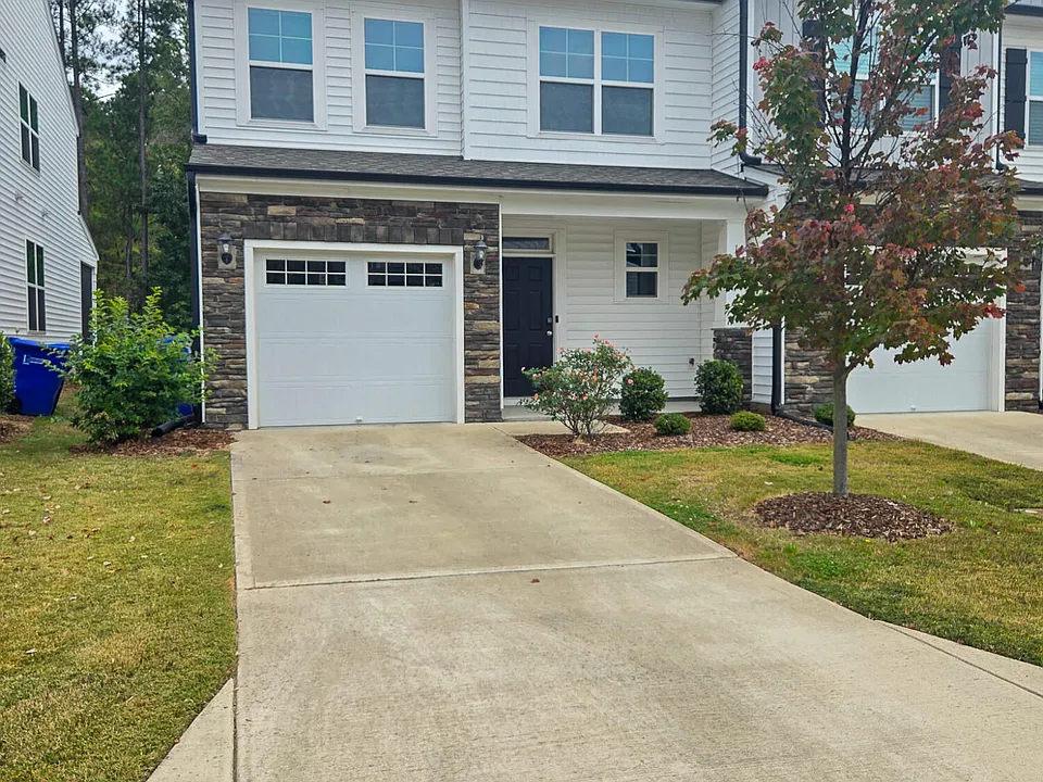 1105 Arbor Edge Ln