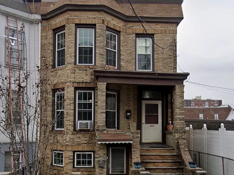 307 New York Ave #2 — Photo 16