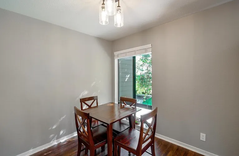 468 Laurel Ave — Photo 4