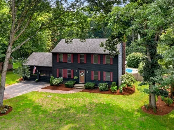 12 Meadow Ln, Westford, MA 01886